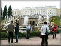 Popis: Petrodvorce - mnoho fontn a zlatch soch a to ve u moe